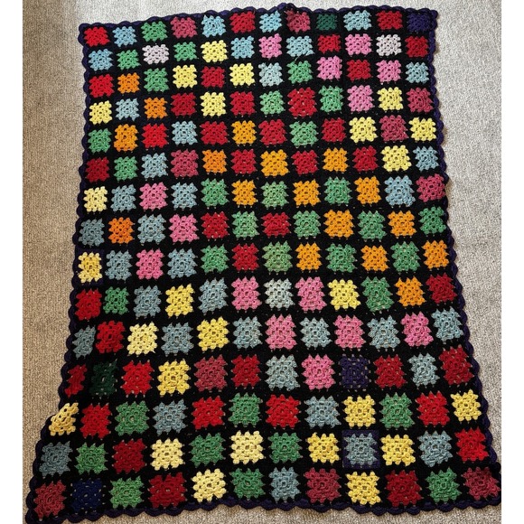 VTG GRANNY SQUARE Handmade Crochet Purple Ruffle Border 60x45 Afghan Throw 1970s - Picture 2 of 5